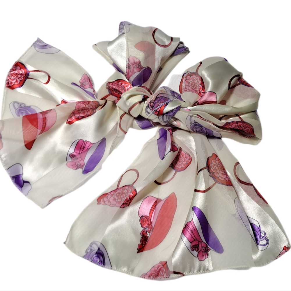 Elegant Scarf with Multicolor Hats Printed